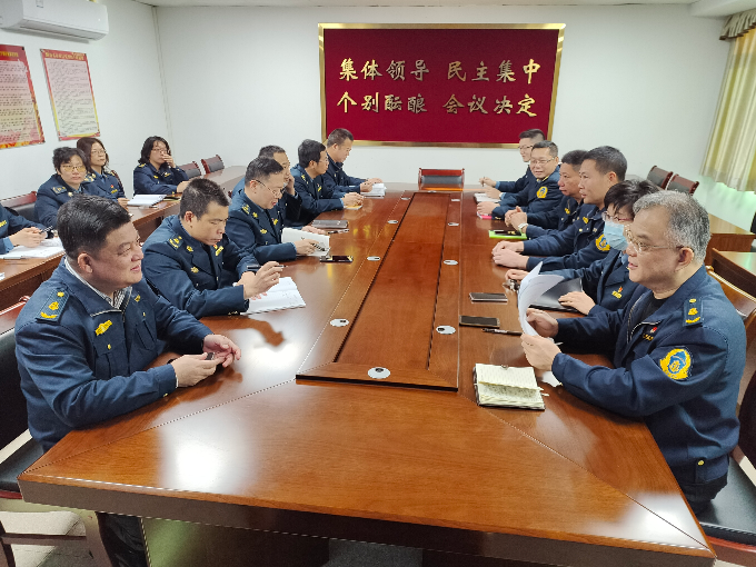 2月4日上午,林宝辉同志参加并指导机关第二党支部组织生活会和民主