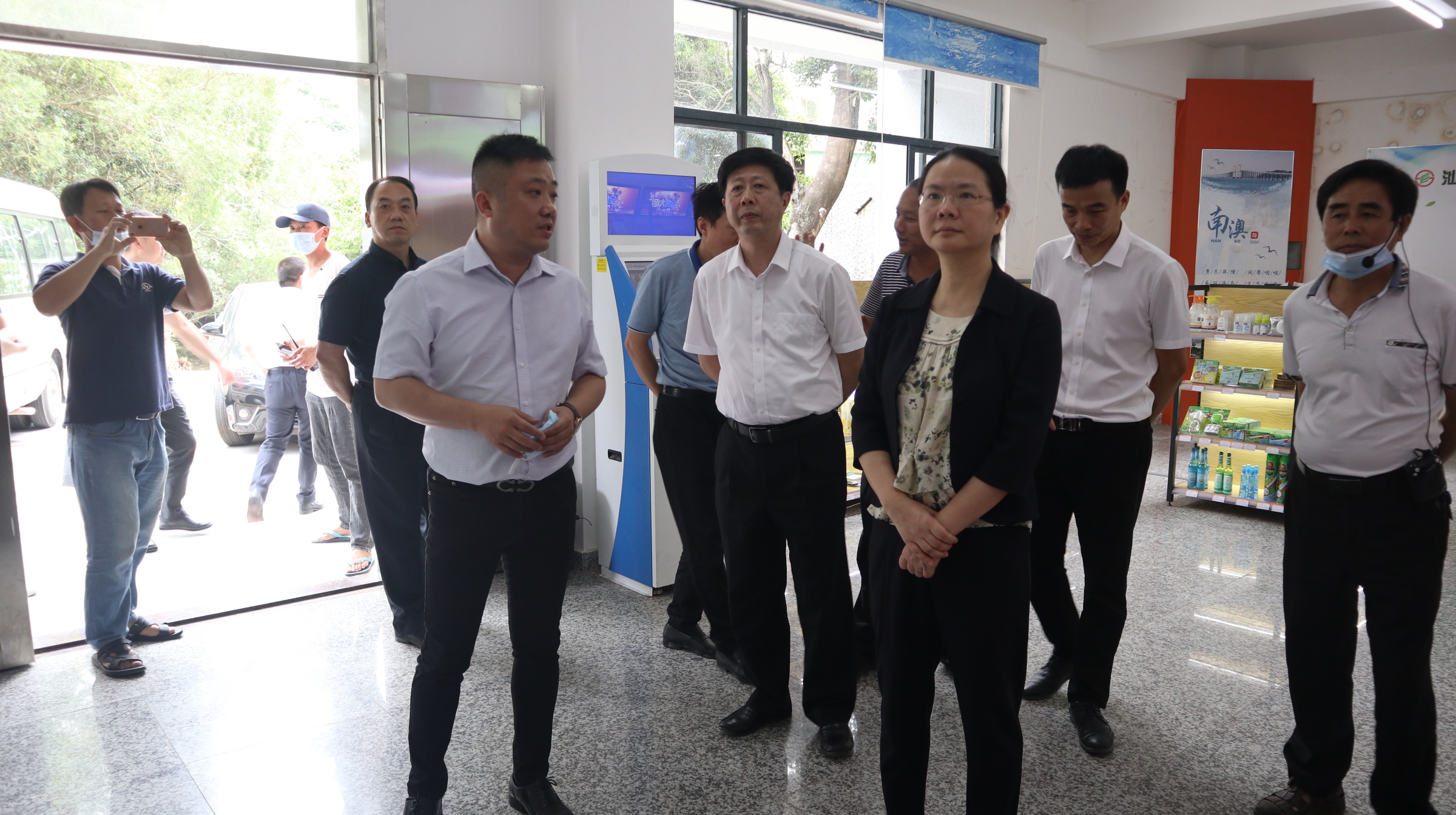 省供销合作联社主任叶梅芬到汕头市社调研