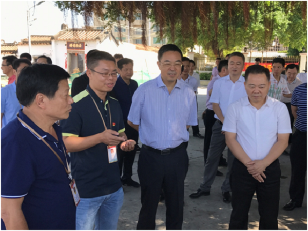 市委副书记,政法委书记孙光辉带队赴崎沟村开展新农村建设工作调研