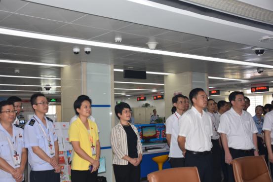 随后,在陈玩雪主任,市国税局总经济师张小曼的陪同下,孙书记一行来到