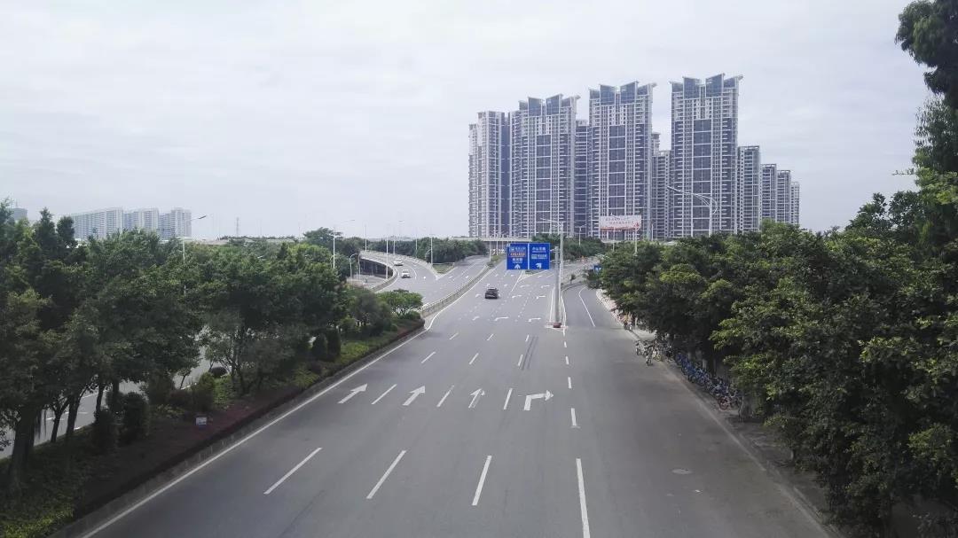 汕樟南高架桥位于汕头市金平区的汕樟南路上,横跨中山路,建成通车至今