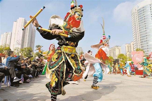 民俗表演颇具特色