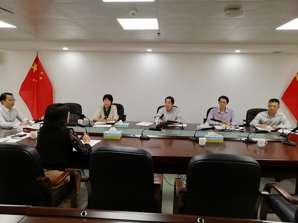 1127党组会学习习近平法治思想 照片.jpg
