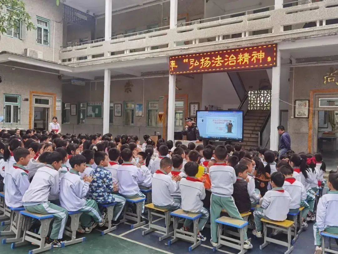 2022.12.17冬日攻势｜澄海公安：强化巡防除隐患 积极宣传筑防线5.jpg