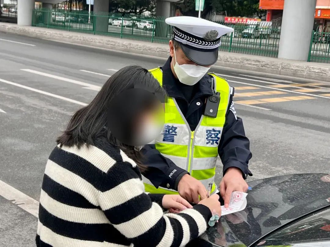 2023.02.12我为群众办实事｜汕头交警：严查严处“逆行”等交通违法行为5.jpg