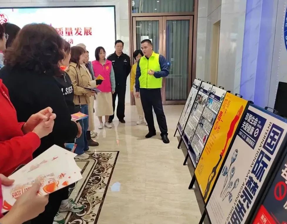 2023.03.08普法宣传｜情暖“三八”妇女节，法治宣传入人心15.jpg