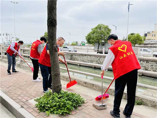 市财政局开展防控登革热爱国卫生义务劳动1.jpg