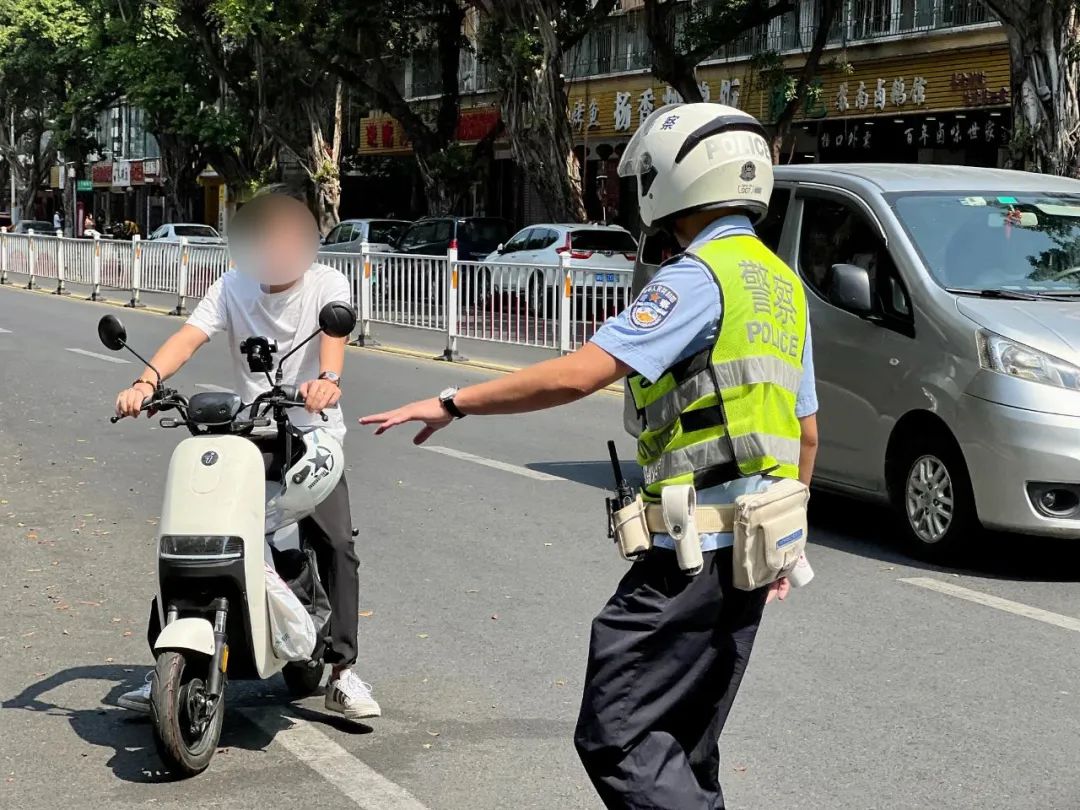 2023.05.07提升交通环境｜全市摩托车电动自行车交通秩序提升行动昨日正式启动，持续到12月底2.jpg