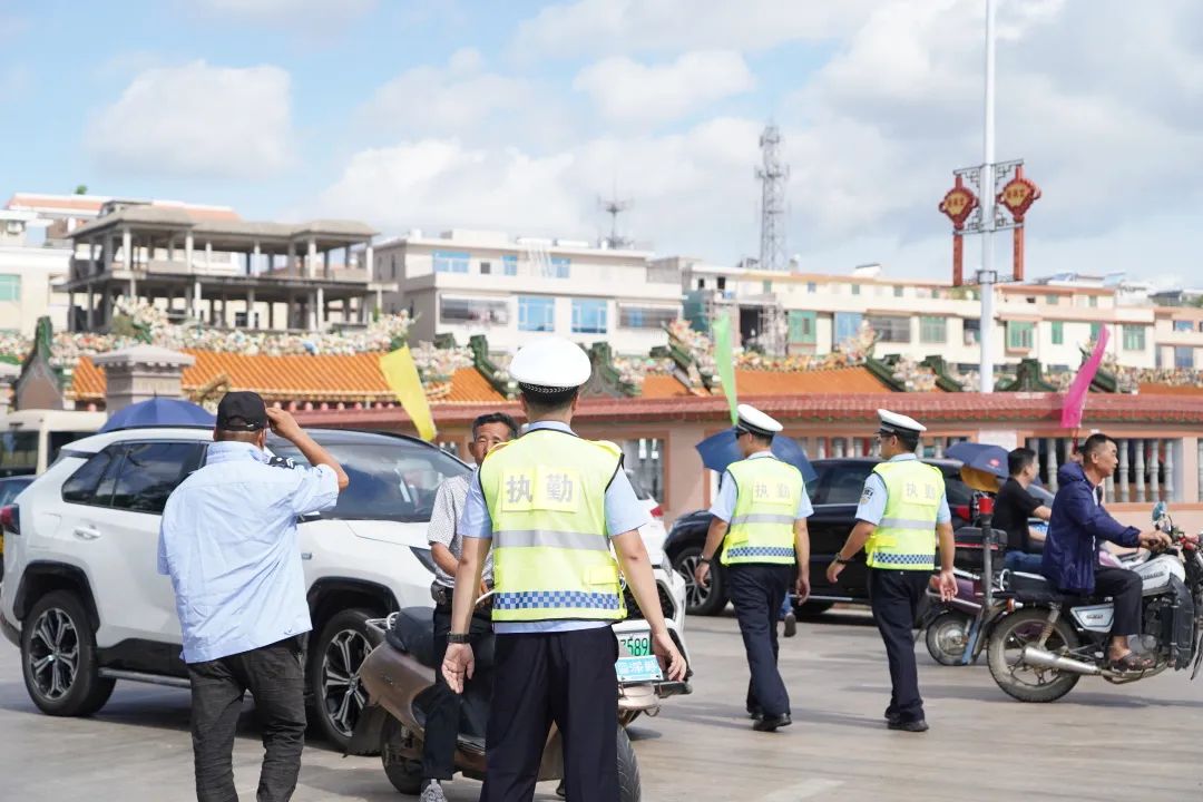 2023.06.22汕头公安：这个端午，平安“粽”有“警”相随21.jpg