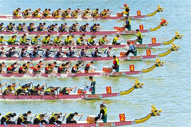 汕头潮阳第一届练江龙舟赛见证练江从污染典型到治污典范的美丽蝶变