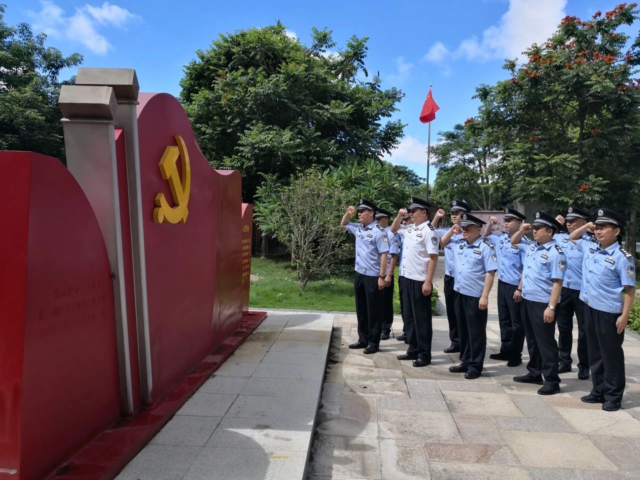 2023.07.01汕警红心永向党 献礼建党周年庆——汕头市公安局开展庆祝中国共产党成立102周年系列活动13.jpg