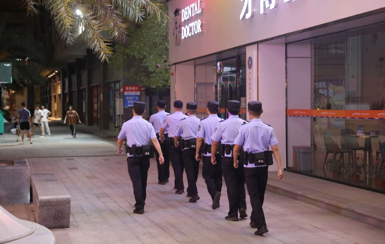 2023.07.10夏季治安打击整治行动｜汕头公安：仲夏之夜砺锋亮剑，藏蓝入画守护平安11.jpg