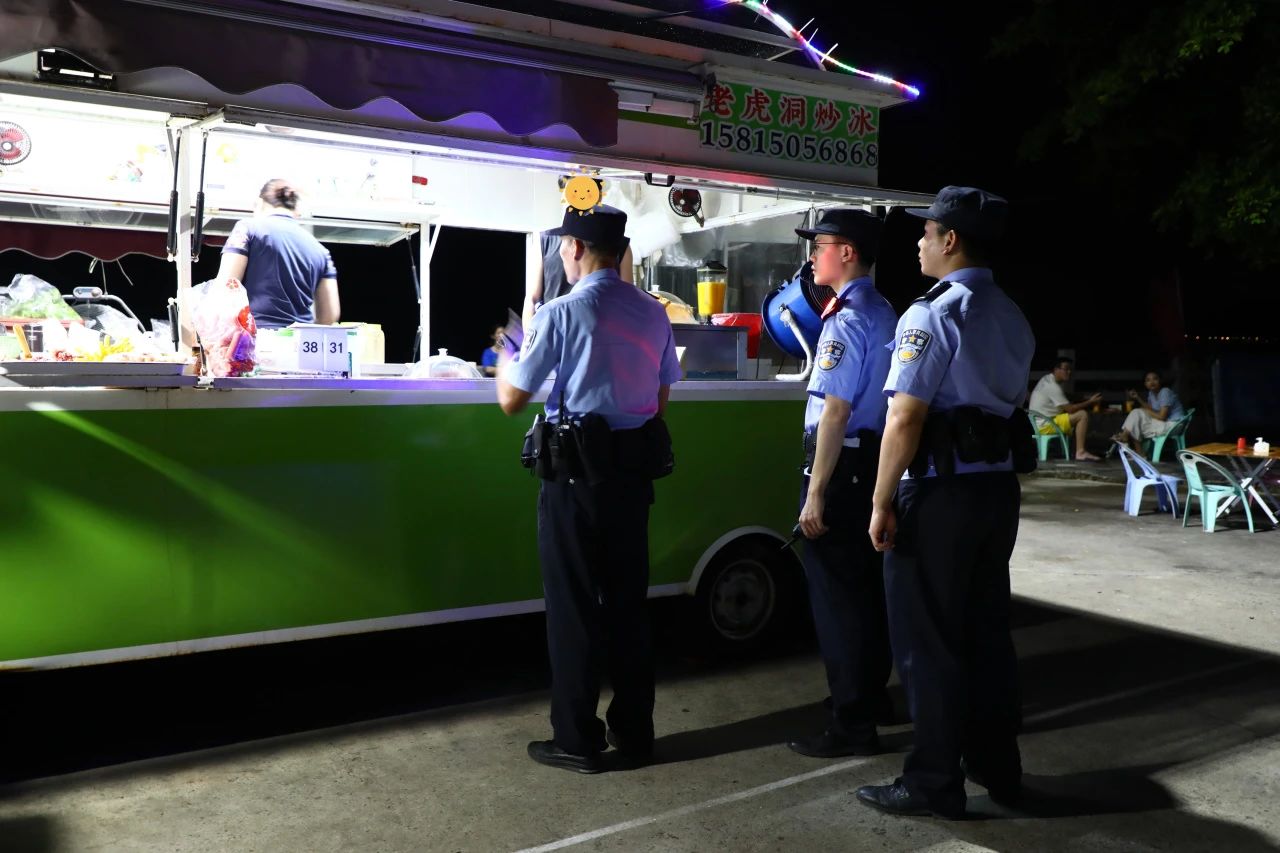 2023.07.10夏季治安打击整治行动｜汕头公安：仲夏之夜砺锋亮剑，藏蓝入画守护平安19.jpg