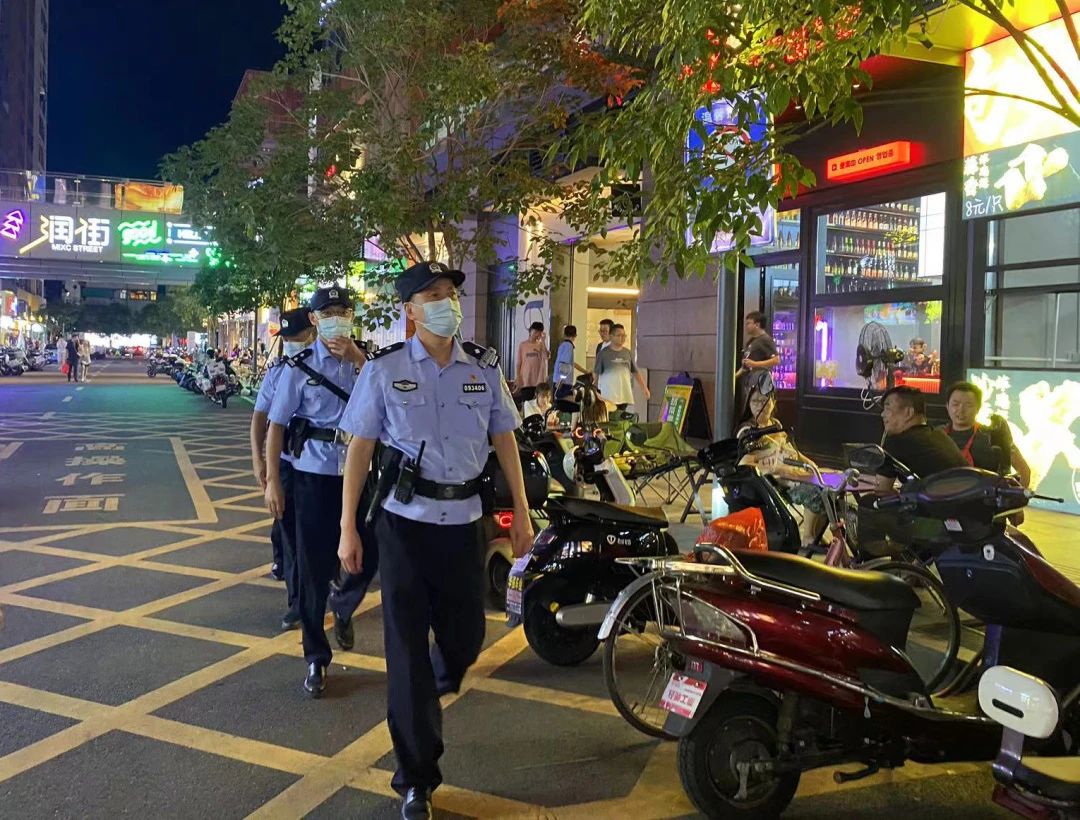 2023.07.24夏季治安打击整治行动｜警灯常亮，汕头公安开展夏夜治安巡查宣防第二次集中统一行动1.jpg