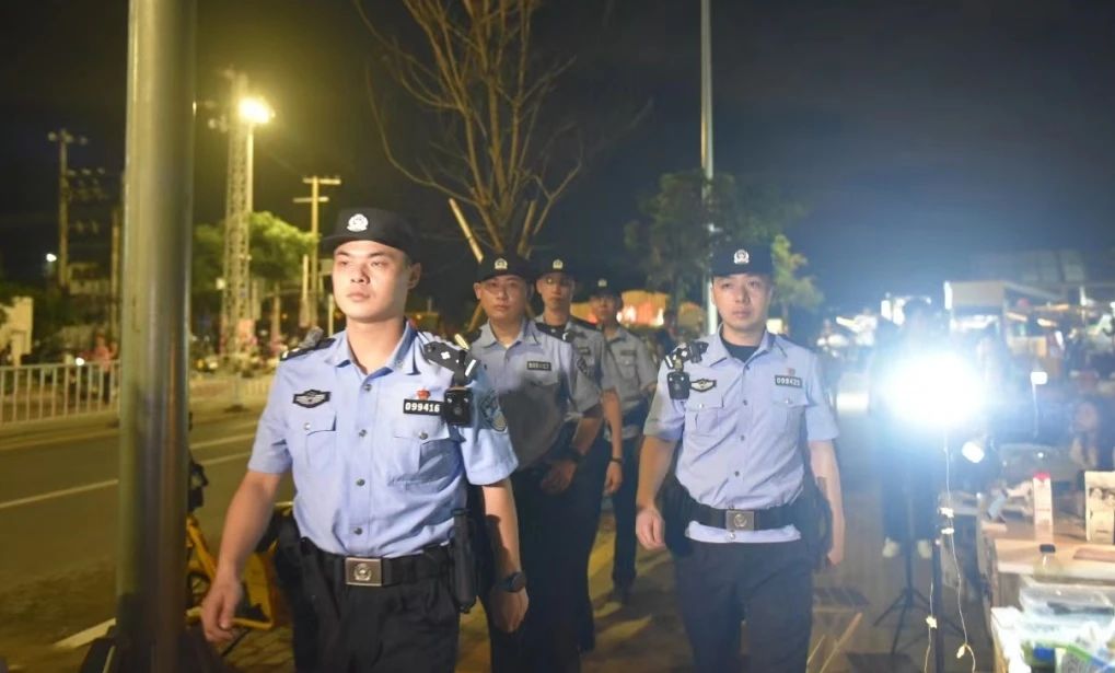 2023.07.24夏季治安打击整治行动｜警灯常亮，汕头公安开展夏夜治安巡查宣防第二次集中统一行动2.jpg