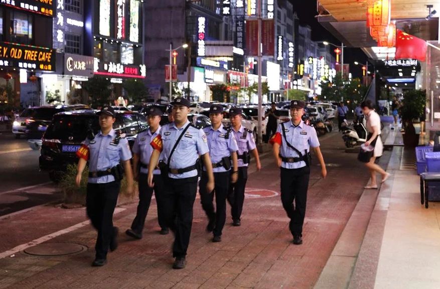 2023.07.24夏季治安打击整治行动｜警灯常亮，汕头公安开展夏夜治安巡查宣防第二次集中统一行动3.jpg