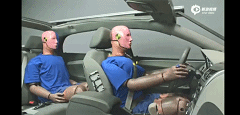 2023.08.09安全提示｜后排安全带要牢“系”，行车安全莫大意！6.gif