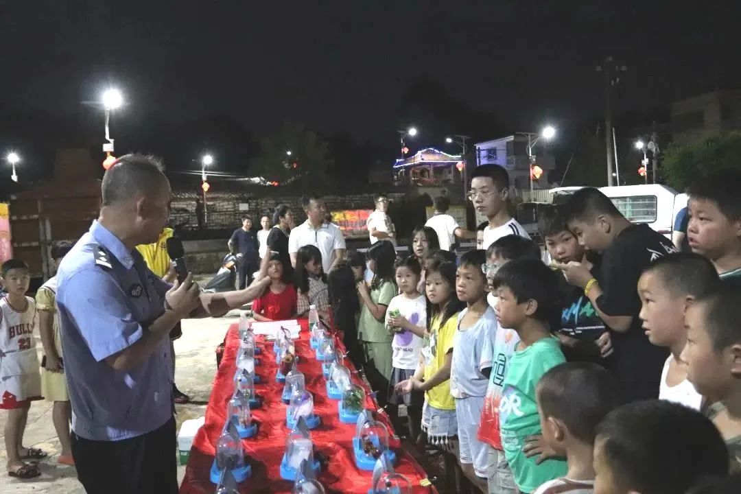 2023.08.20夏季治安打击整治行动｜在这里，“禁毒反诈夜市” 火热出摊4.jpg