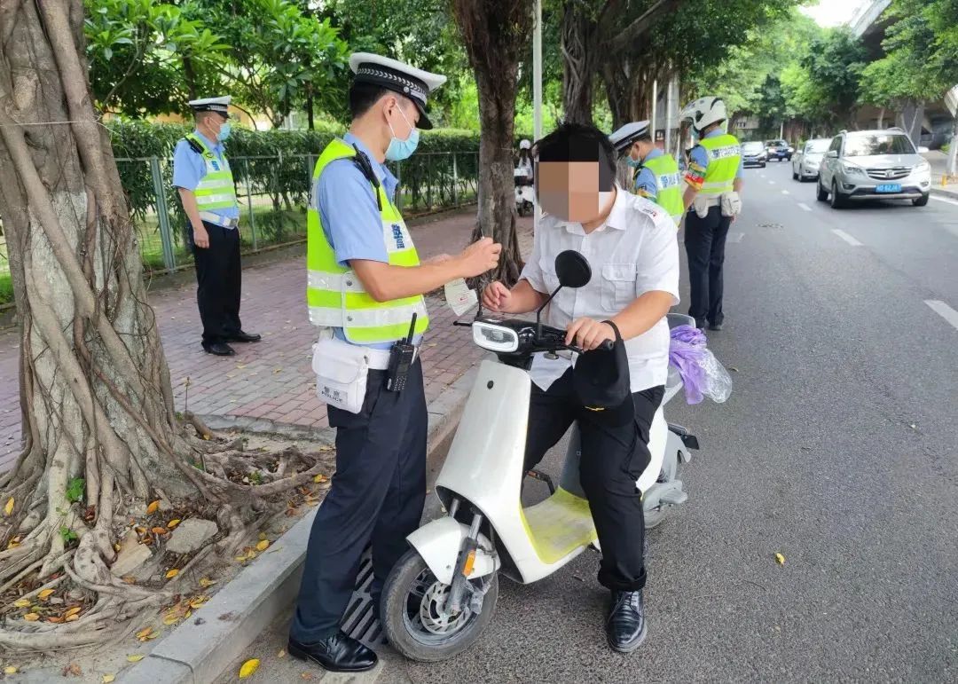 2023.11.17便民警务｜上路之前先上牌，“违标车”上牌权威指南&rarr;6.jpg