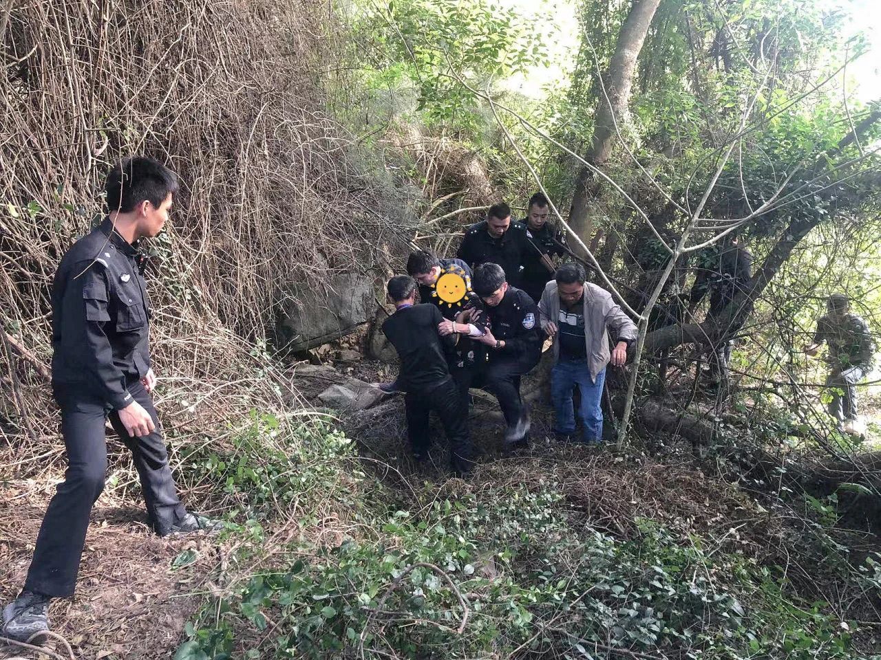 2023.11.23暖心警事｜二十个小时紧急搜救！警民联合找回走失老人1.jpg
