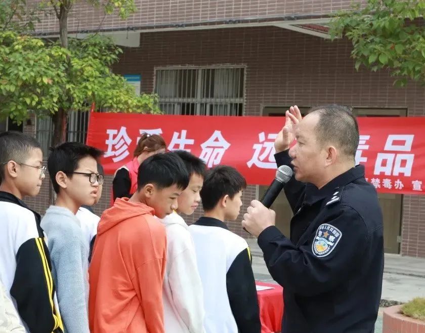 2023.12.21全民禁毒｜禁毒普法进校园 无毒青春伴成长7.jpg