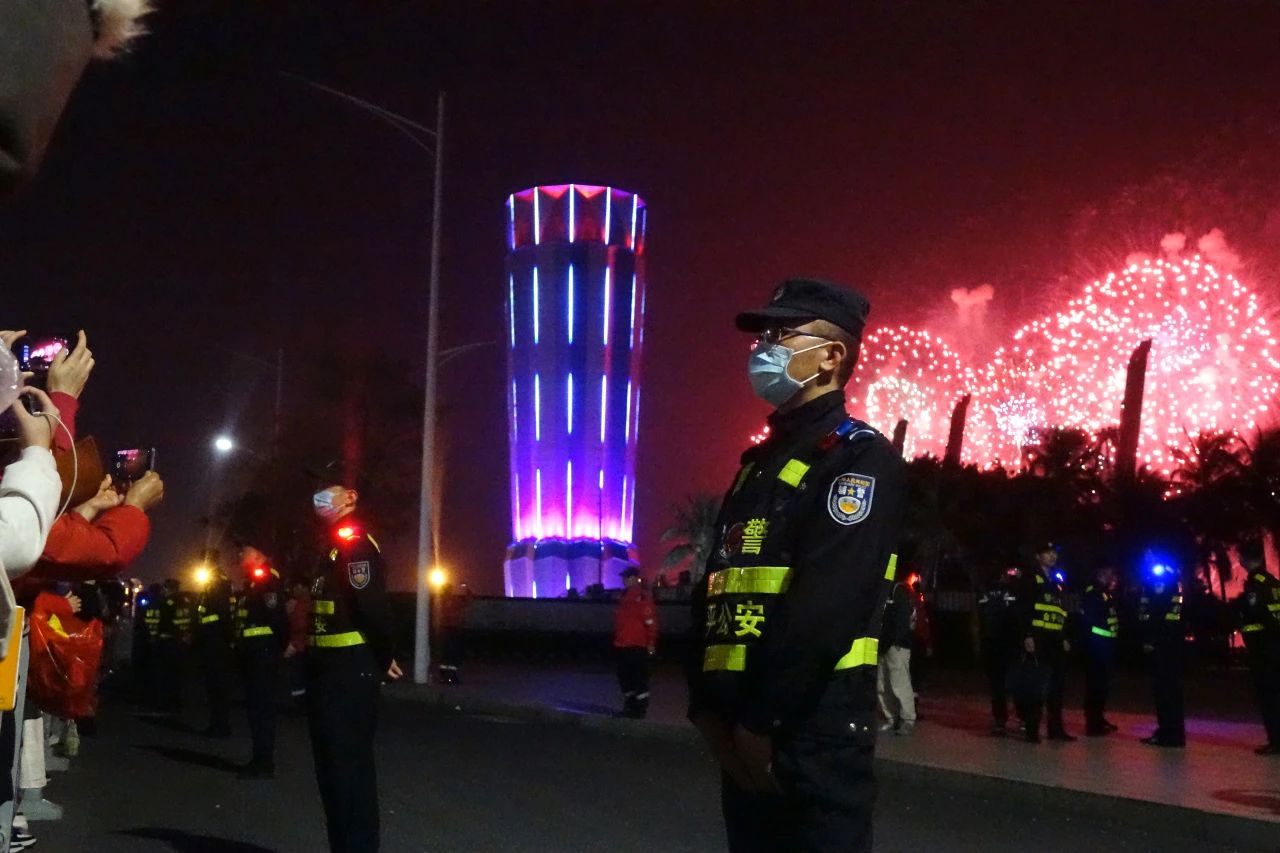2024.02.11守&middot;满城焰火繁花——汕头公安机关圆满完成2024年迎新春大型焰火晚会安保工作19.jpg