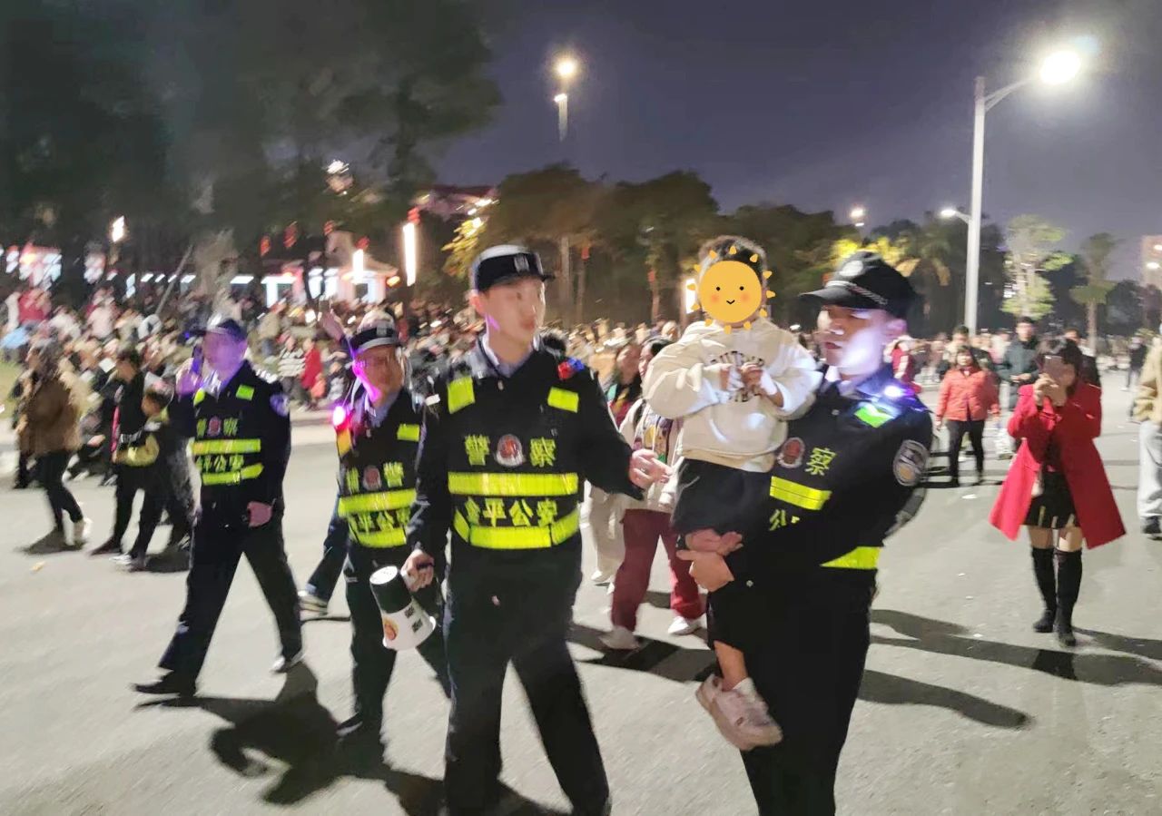 2024.02.11守&middot;满城焰火繁花——汕头公安机关圆满完成2024年迎新春大型焰火晚会安保工作21.jpg