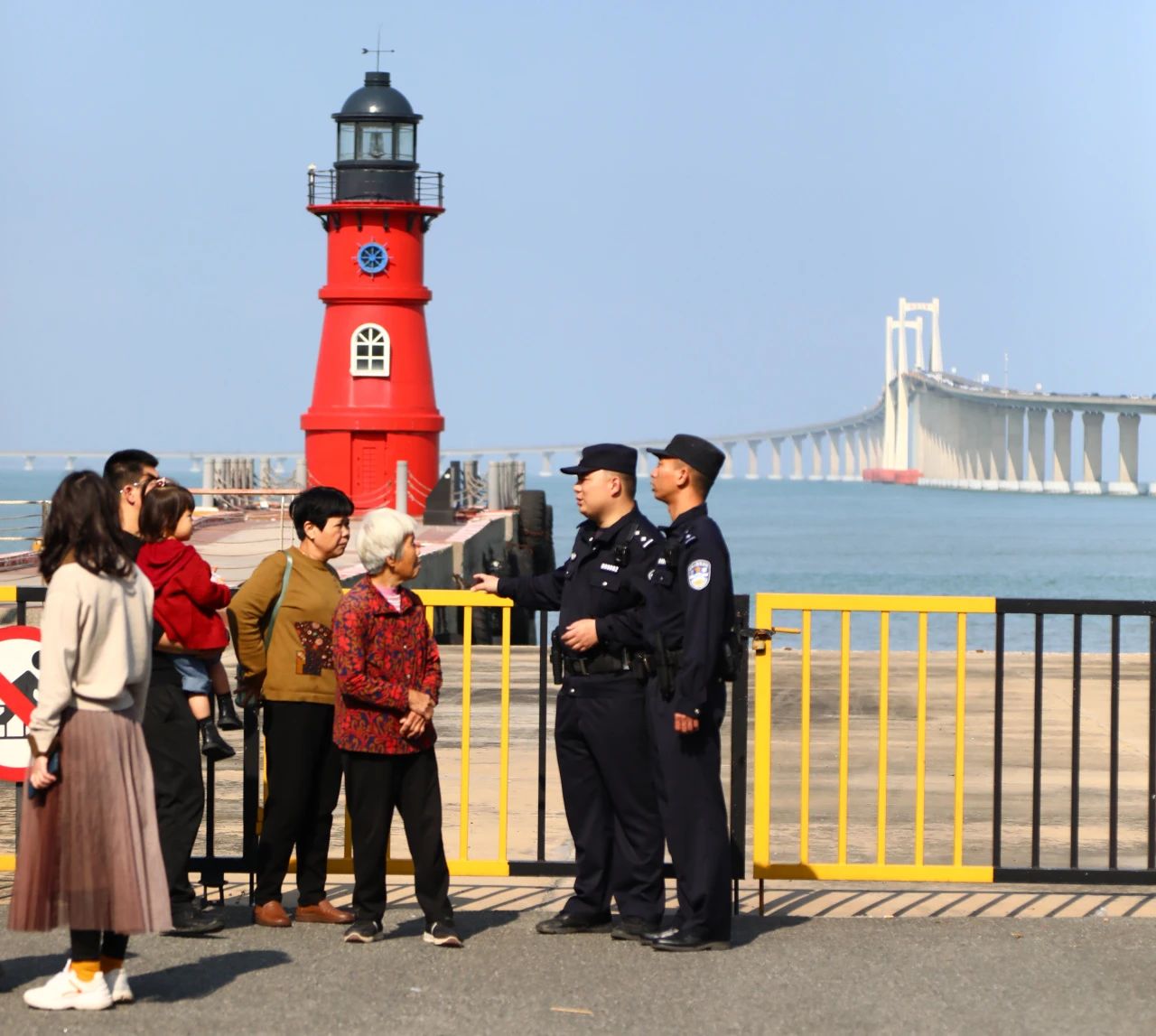 2024.02.29媒体关注｜南方日报：“旅游警务”守护海岛平安，春节期间汕头南澳岛吸引游客逾57万人次2.jpg