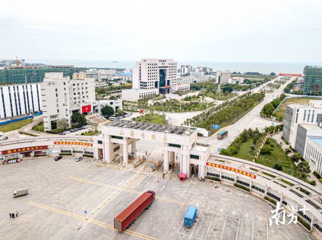 汕头综合保税区。袁国宏 摄