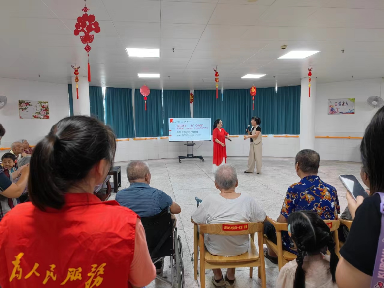 金平区福利院潮剧演出.jpg