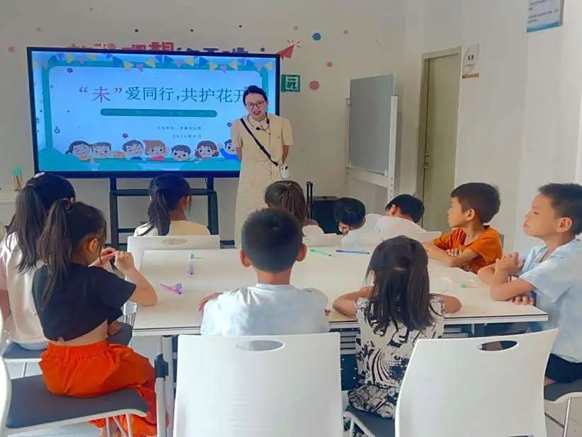 潮南区普法办以“暑假小课堂”为契机，深入开展了一系列普法讲座.jpg