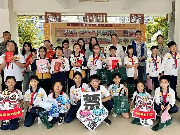 龙腾街道开展普法宣传活动.jpg