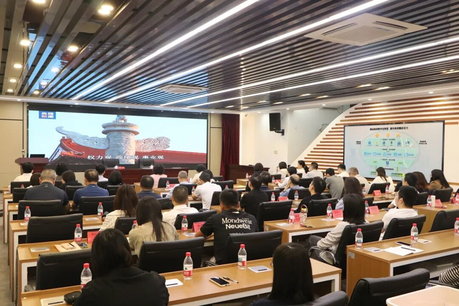 市人力资源社会保障局召开“学习身边榜样 砥砺奋进担当”主题交流会
