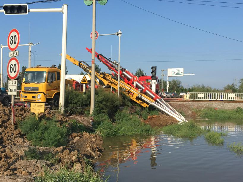 抽水量可达3000m06小时汕头龙吸水垂直式排水抢险车正式上岗