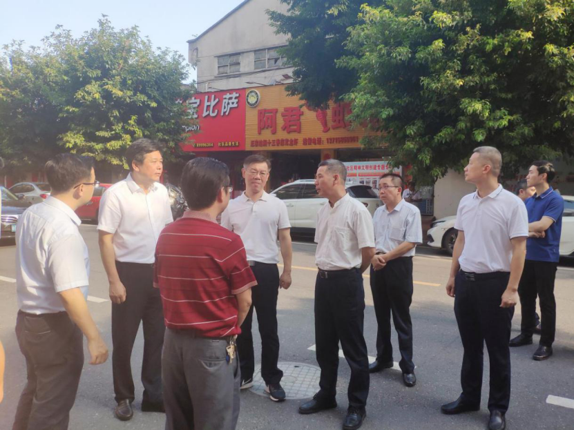 市人大常委会常务副主任吴启煌带队赴金平区督查指导创文工作,我局