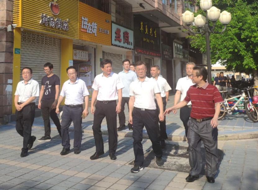 市人大常委会常务副主任吴启煌带队赴金平区督查指导创文工作,我局