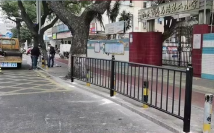 开学第一天｜汕头公安硬核“护学” 安全感拉满3.png