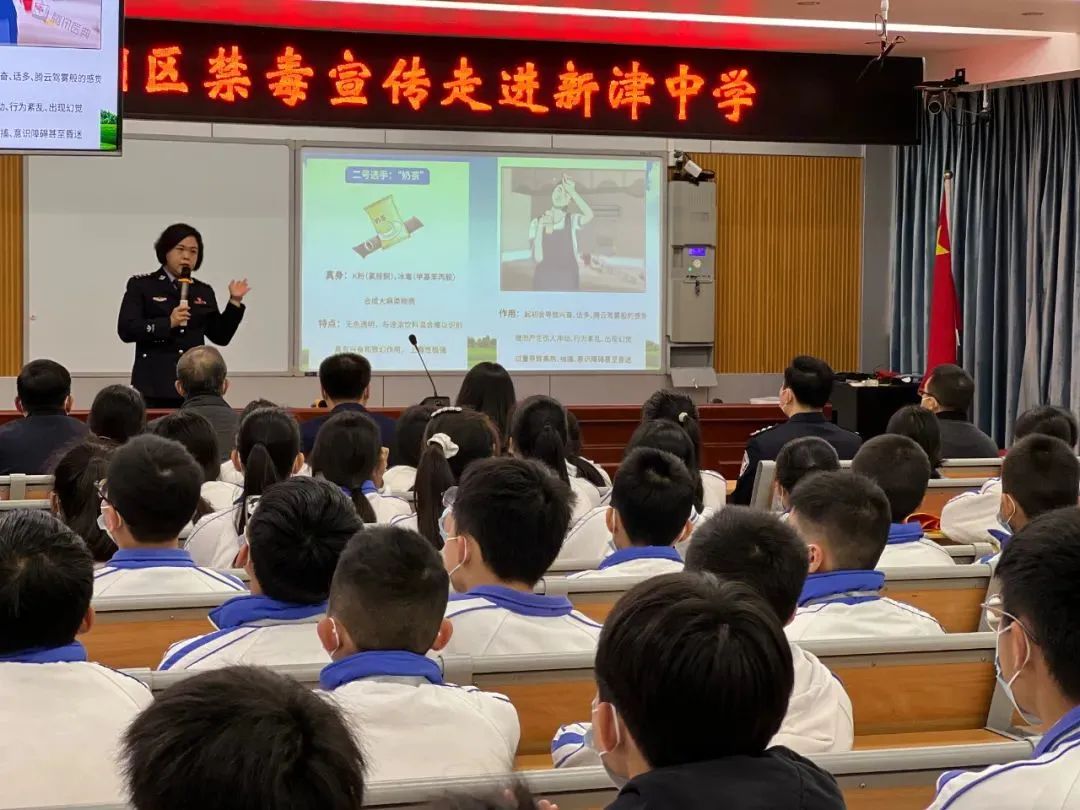 开学第一天｜汕头公安硬核“护学” 安全感拉满24.jpg