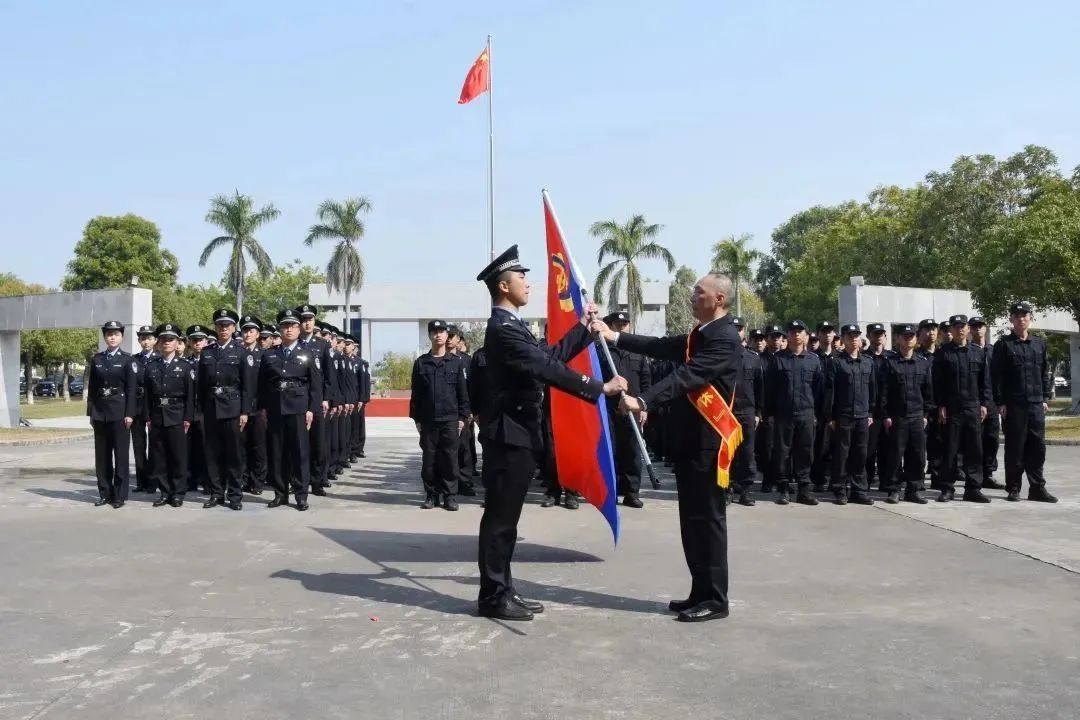 2023.03.09汕头市公安局举行全市公安机关民警荣休仪式暨新警班结业汇报演练4.jpg
