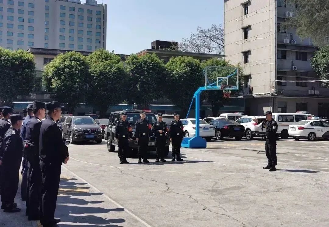 2023.03.22实战练兵｜汕头公安组织开展全市巡特警队伍“1、3、5分钟”快反圈执勤规范培训3.jpg