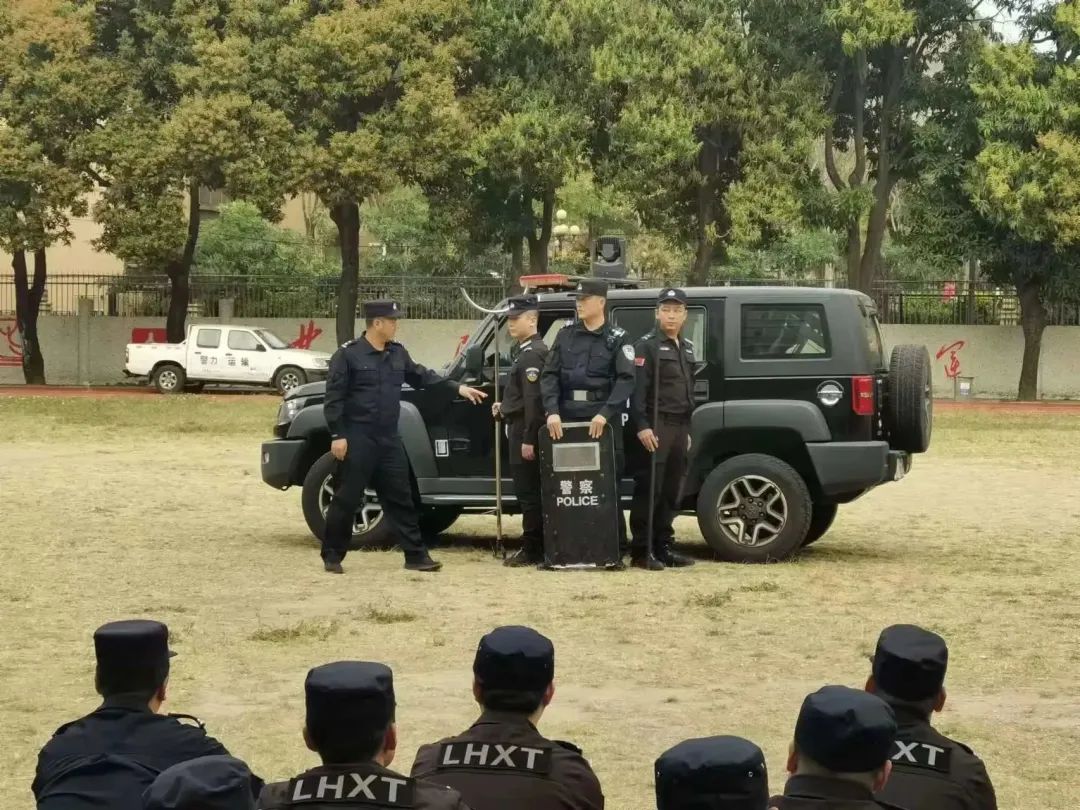 2023.03.22实战练兵｜汕头公安组织开展全市巡特警队伍“1、3、5分钟”快反圈执勤规范培训4.jpg
