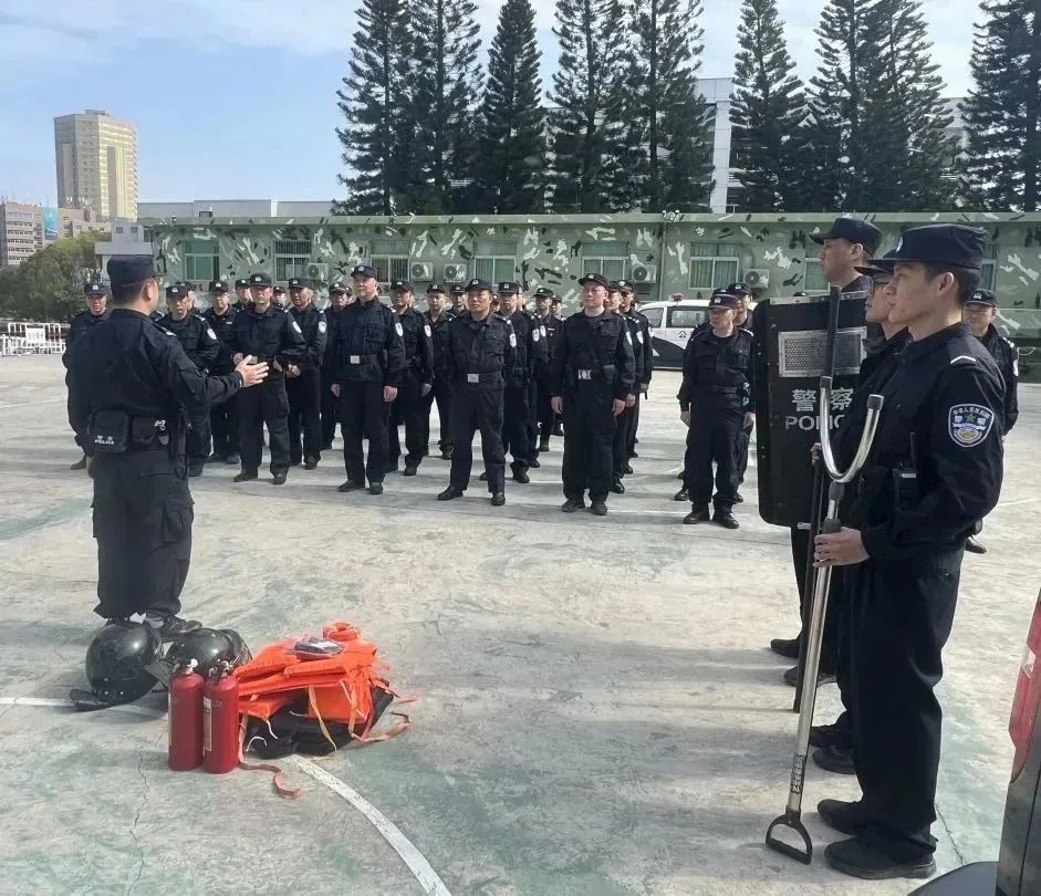 2023.03.22实战练兵｜汕头公安组织开展全市巡特警队伍“1、3、5分钟”快反圈执勤规范培训5.jpg
