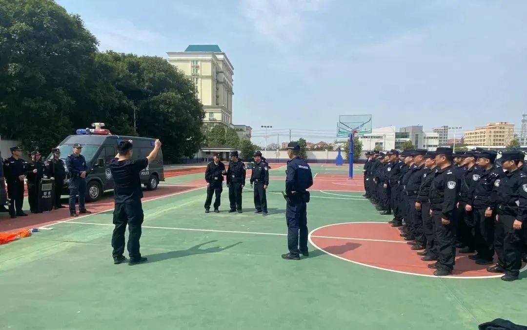 2023.03.22实战练兵｜汕头公安组织开展全市巡特警队伍“1、3、5分钟”快反圈执勤规范培训7.jpg