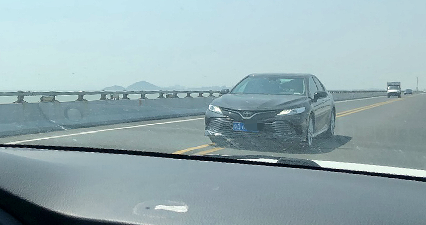 2023.03.28提升交通环境｜罔顾安全！这名肆意压实线变道、逆行的驾驶人被严处1.png