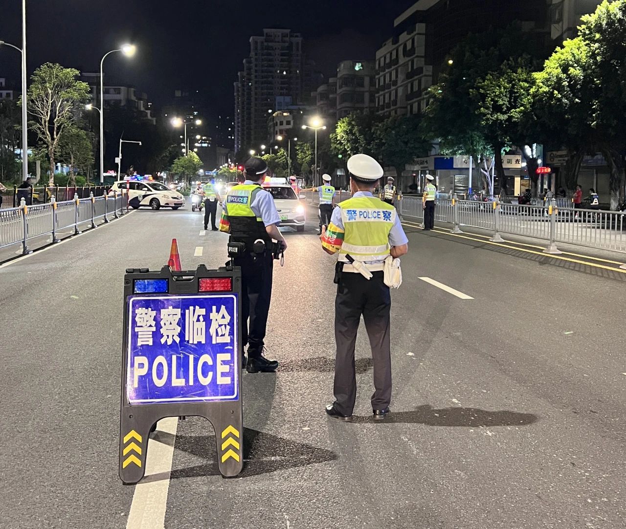 2023.07.10夏季治安打击整治行动｜汕头公安：仲夏之夜砺锋亮剑，藏蓝入画守护平安20.jpg