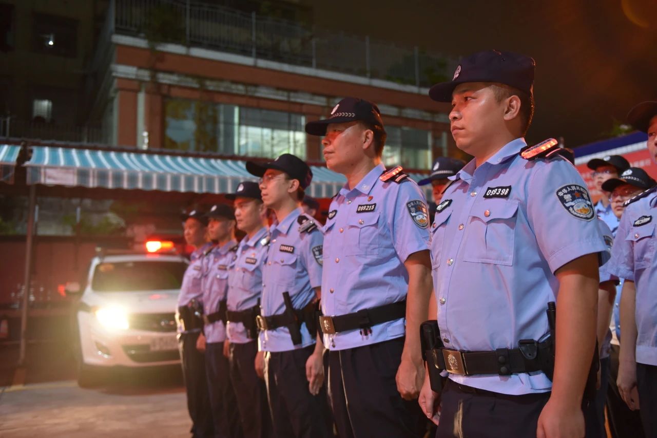 2023.08.26夏季治安打击整治行动|步步推进 时时守护:汕头公安开展夏夜治安巡查宣防第四次集中统一行动1.jpg