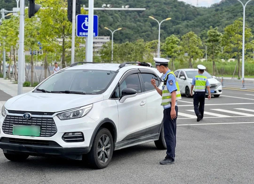 2023.08.26夏季治安打击整治行动|步步推进 时时守护:汕头公安开展夏夜治安巡查宣防第四次集中统一行动12.jpg