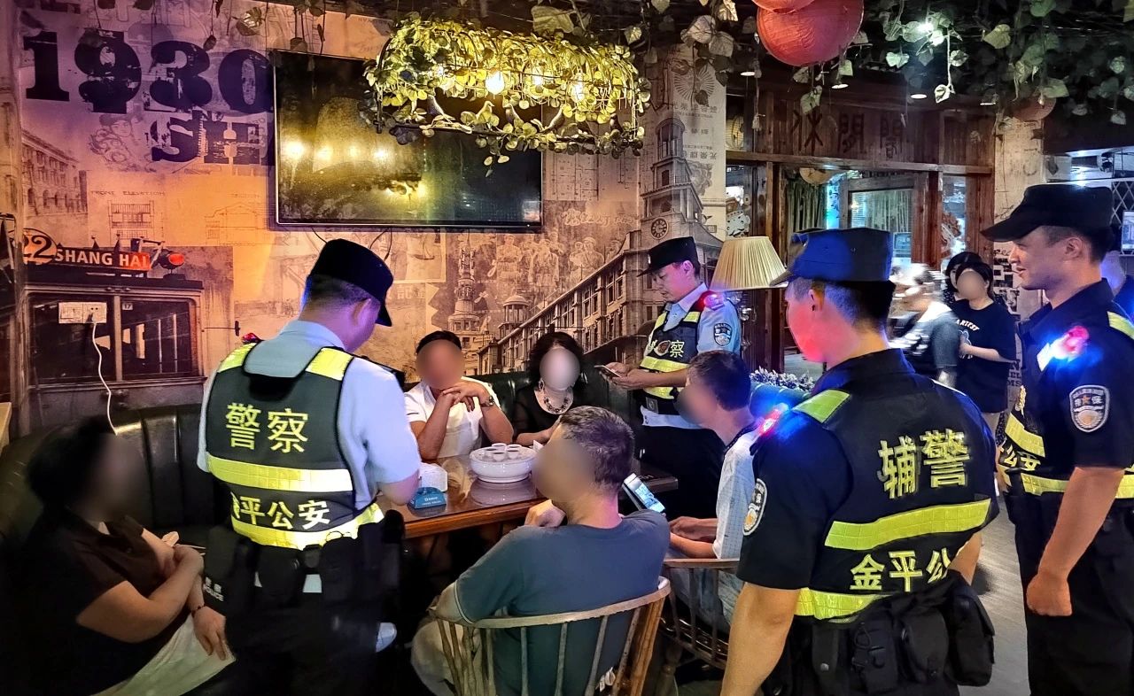 2023.08.26夏季治安打击整治行动|步步推进 时时守护:汕头公安开展夏夜治安巡查宣防第四次集中统一行动14.jpg