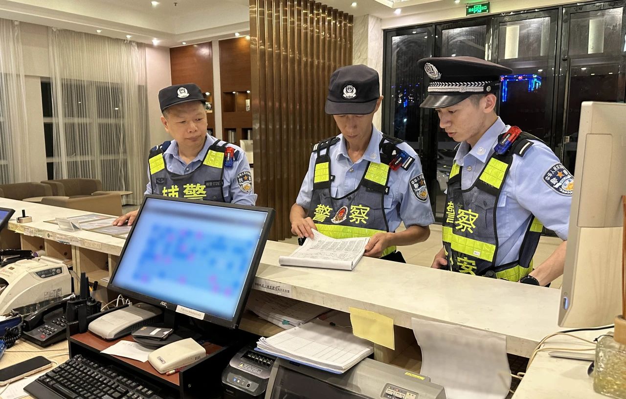 2023.08.26夏季治安打击整治行动|步步推进 时时守护:汕头公安开展夏夜治安巡查宣防第四次集中统一行动16.jpg