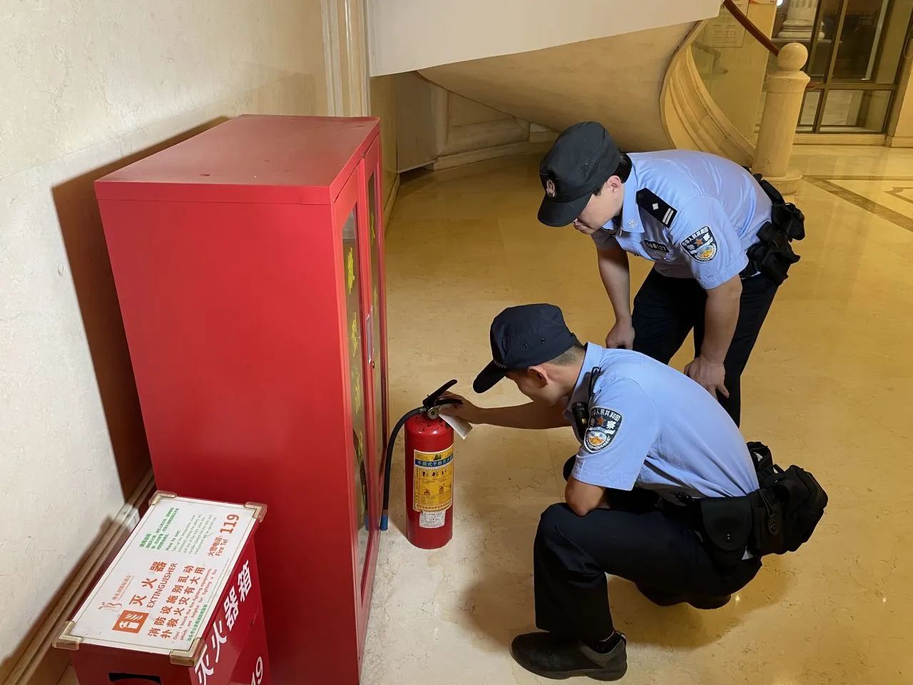 2023.08.26夏季治安打击整治行动|步步推进 时时守护:汕头公安开展夏夜治安巡查宣防第四次集中统一行动17.jpg